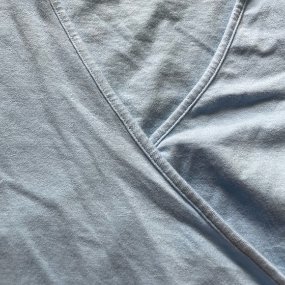 crossed baby tee - Picture 2 of 3